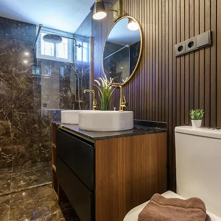 Golden Luxury Pool Retreat & - Happy Villa