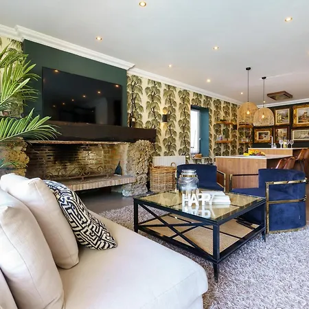 Golden Luxury Pool Retreat & - Happy Marbella